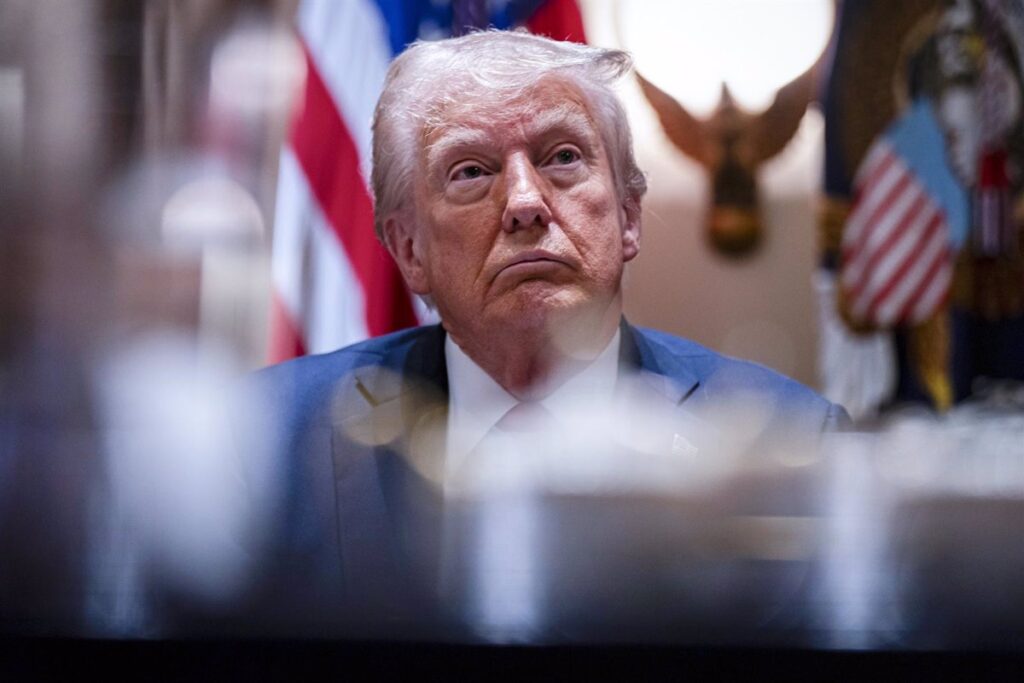 Trump Extiende la Emergencia Nacional por la Guerra en Ucrania un Año Más Antes de la Visita de Zelenski