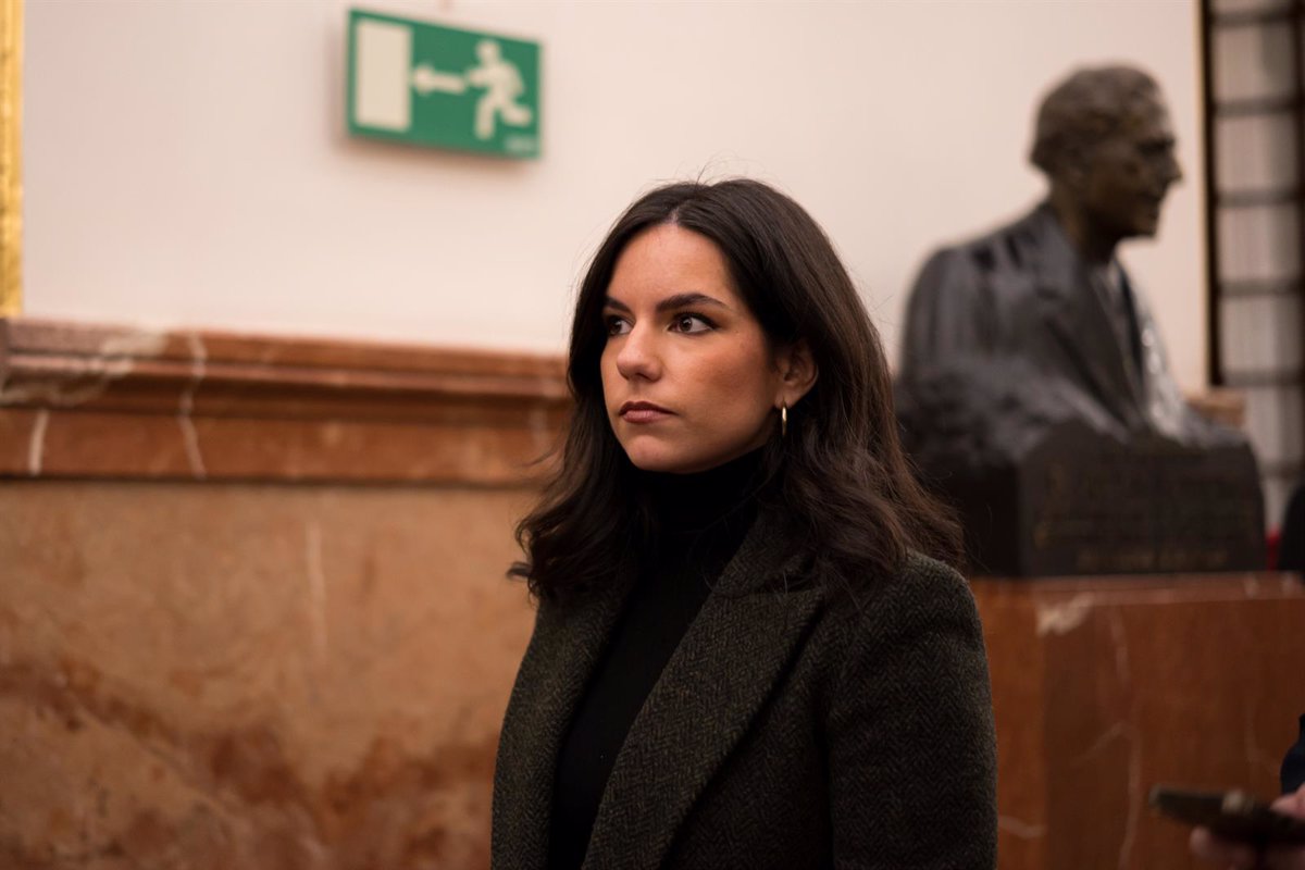 Vox advierte que el "teatrillo" de Junts sobre la cuestión de confianza resultará en más concesiones al separatismo.