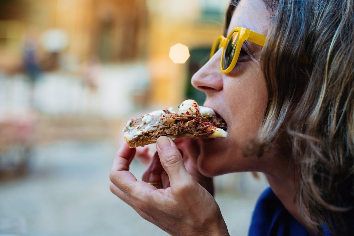 ¿Aumento del apetito en la menopausia? Causas de los antojos y estrategias para manejarlos.