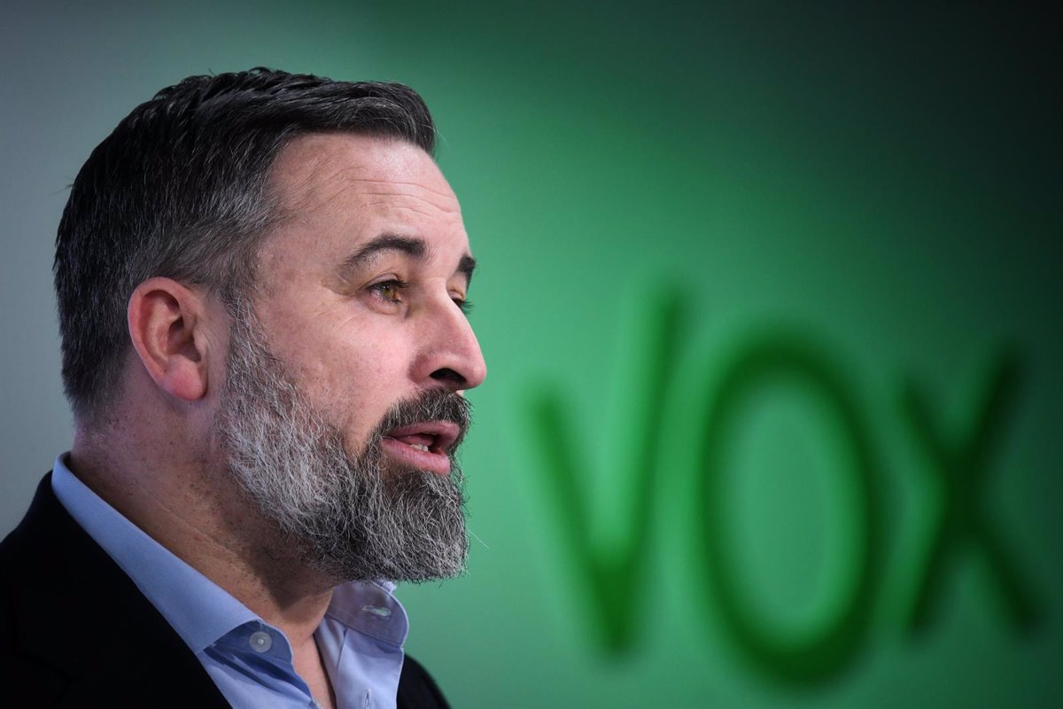 Abascal al PP: La verdadera pregunta es por qué Feijóo se reúne con ETA, no por qué Vox no va a Moncloa
