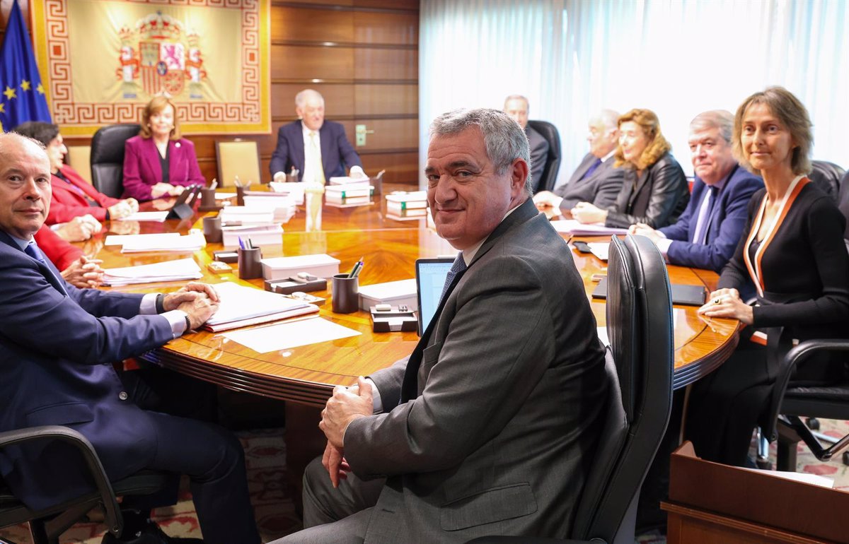 Abogacía solicita al Tribunal Constitucional la exclusión de Macías en el recurso de Junqueras sobre la negativa del TS a amnistiar la malversación