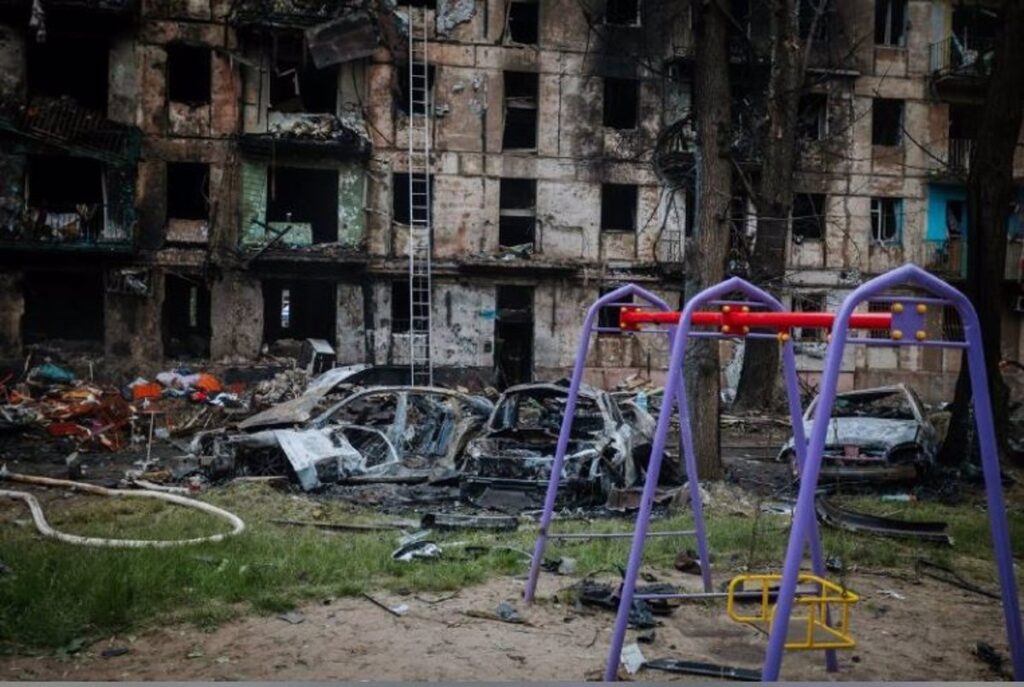 Al menos 12 heridos, incluidos 2 menores, en ataques rusos en Krivói Rog, Ucrania
