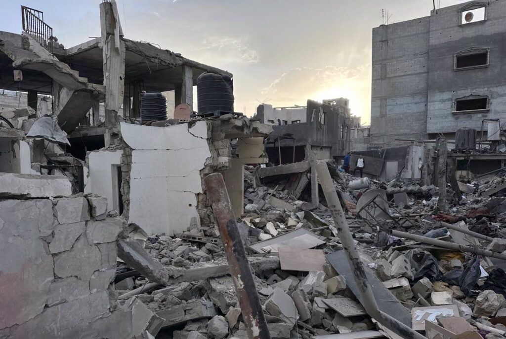 Al menos 70 muertos y 50 desaparecidos en el tercer día de ataques israelíes en Gaza