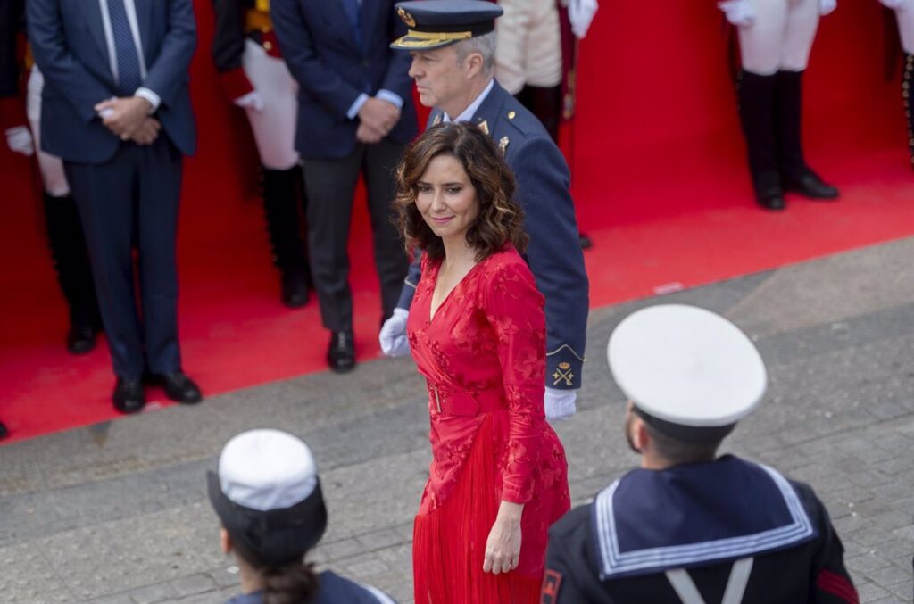 Ayuso Confía en Revertir el Veto al Desfile del 2 de Mayo y Critica el Mensaje del Gobierno