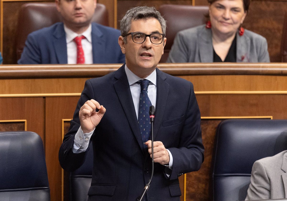 Bolaños denuncia a Vox por someterse a 'milmillonarios extranjeros' y destaca la investigación por financiación ilegal