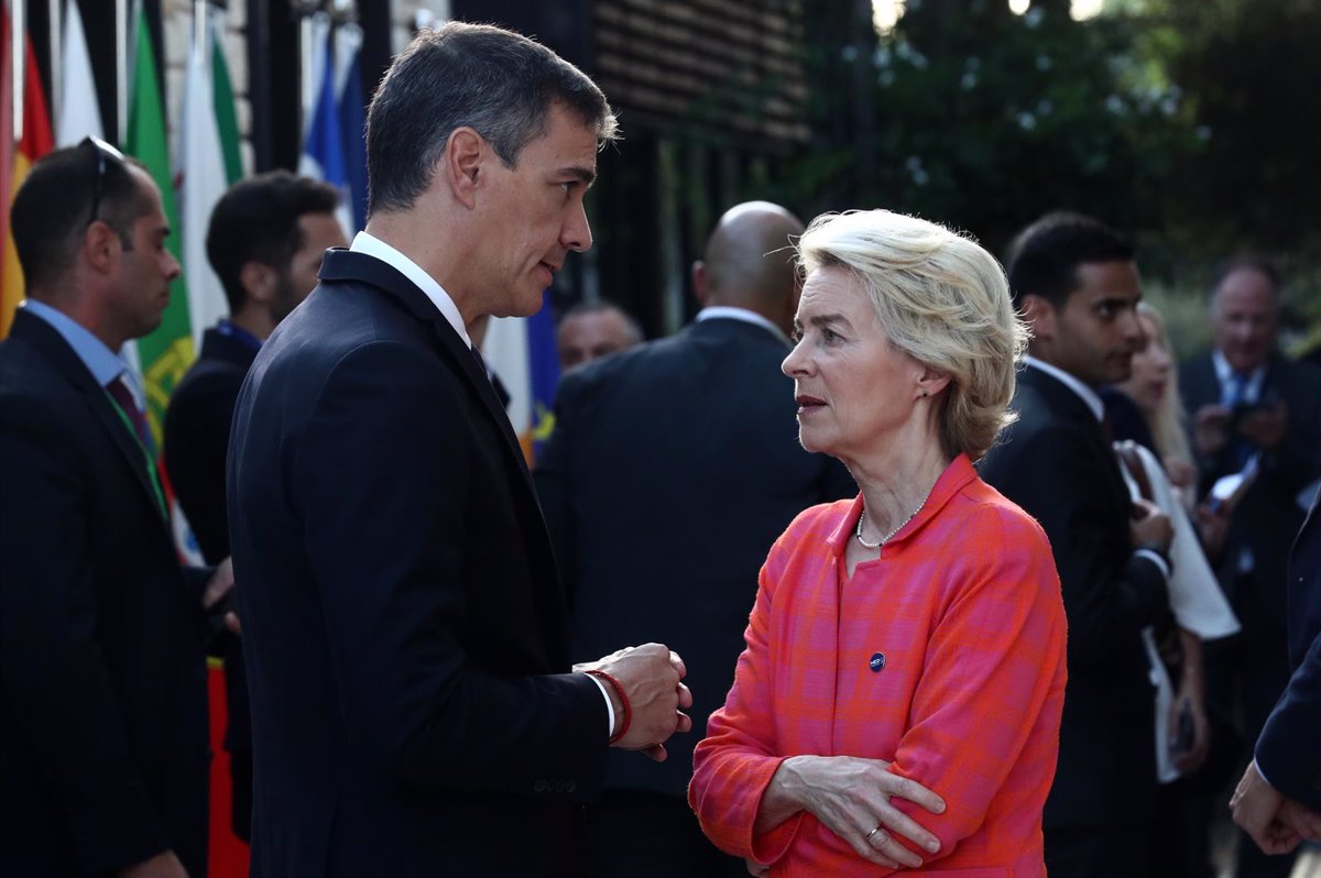Bruselas reconsidera su estrategia de comunicación sobre Defensa tras críticas de Sánchez y Meloni