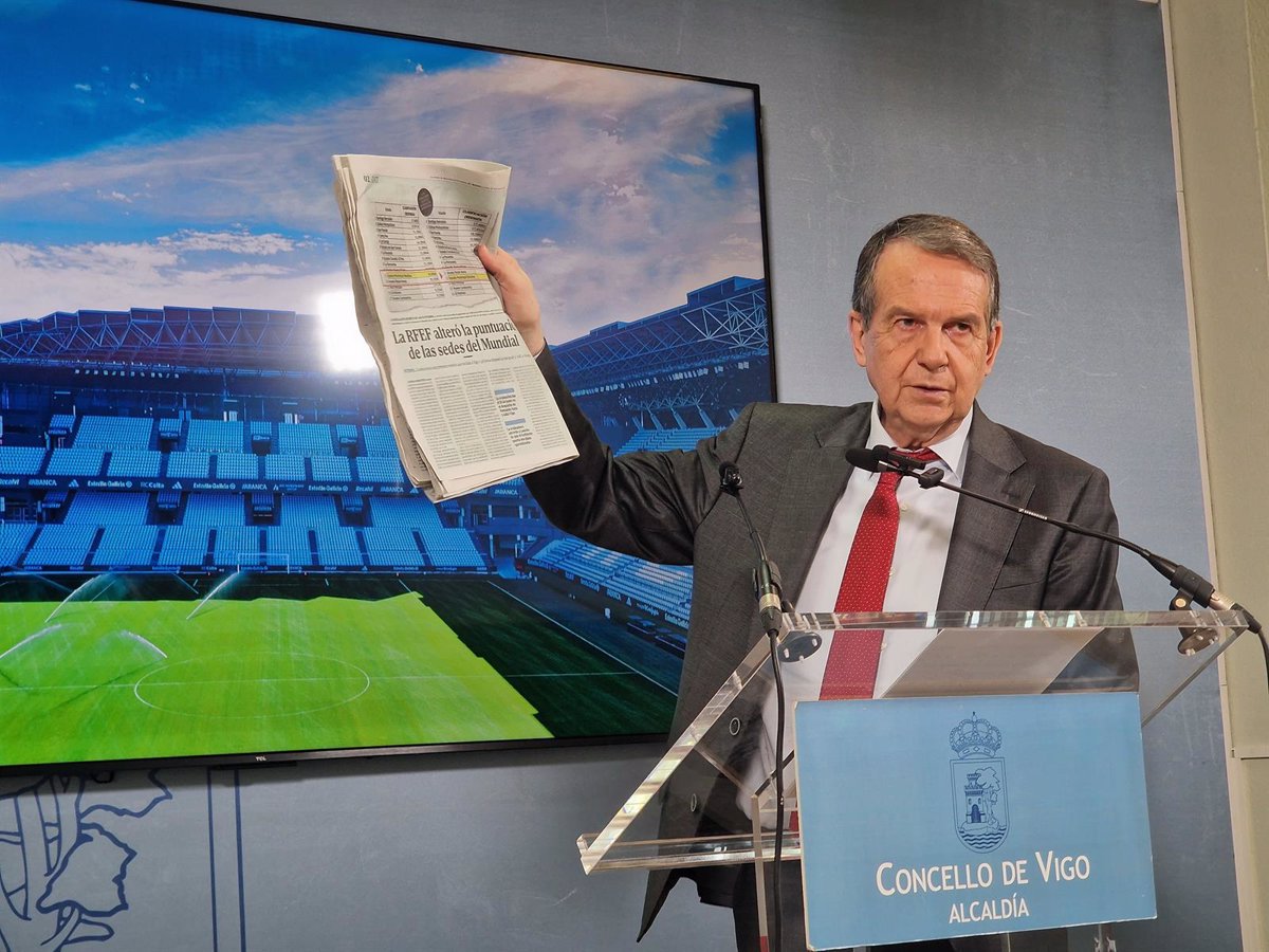 Caballero solicita aclaraciones a Louzán sobre el "cambio de criterios" en la selección de sedes para el Mundial: "Esto es muy serio"