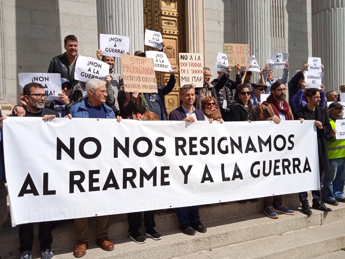 Carolina Yuste y Juan Diego Botto: Manifestación Cultural Contra el Plan de Rearme