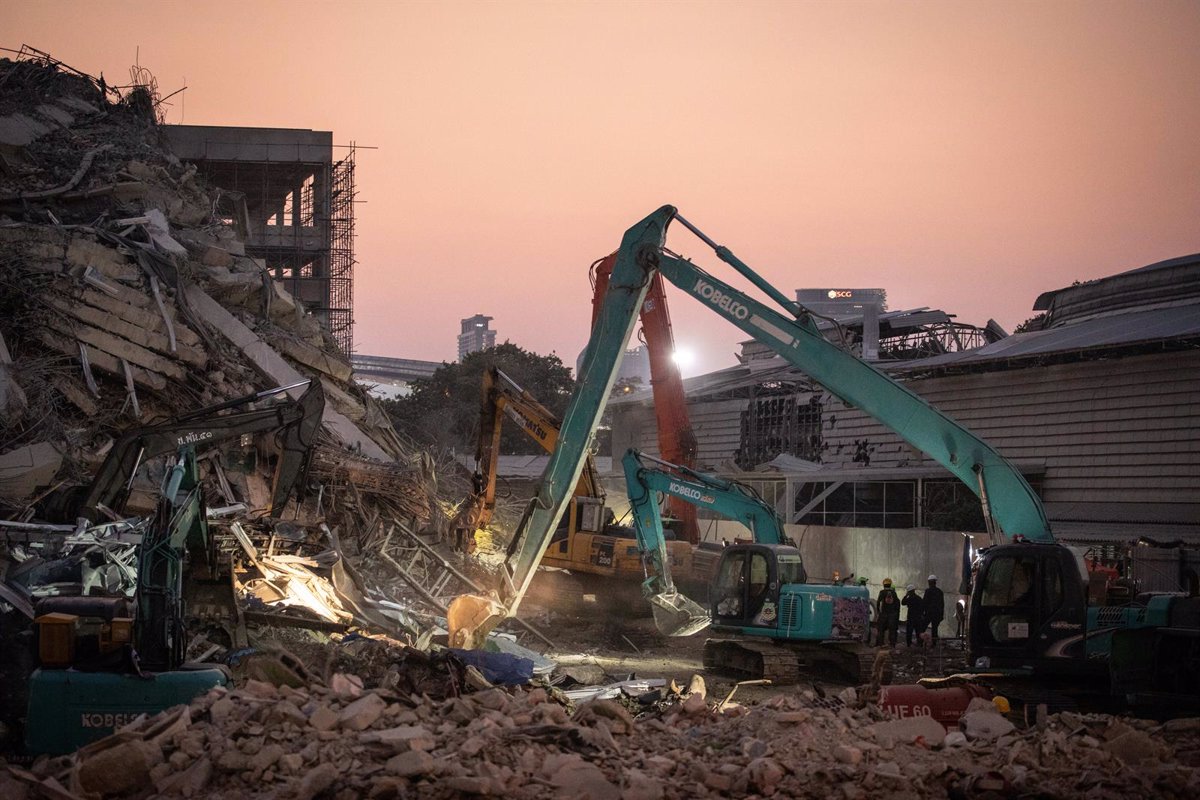 Colapso de Edificio en Construcción en Bangkok: 17 Muertos Tras Terremoto en Birmania