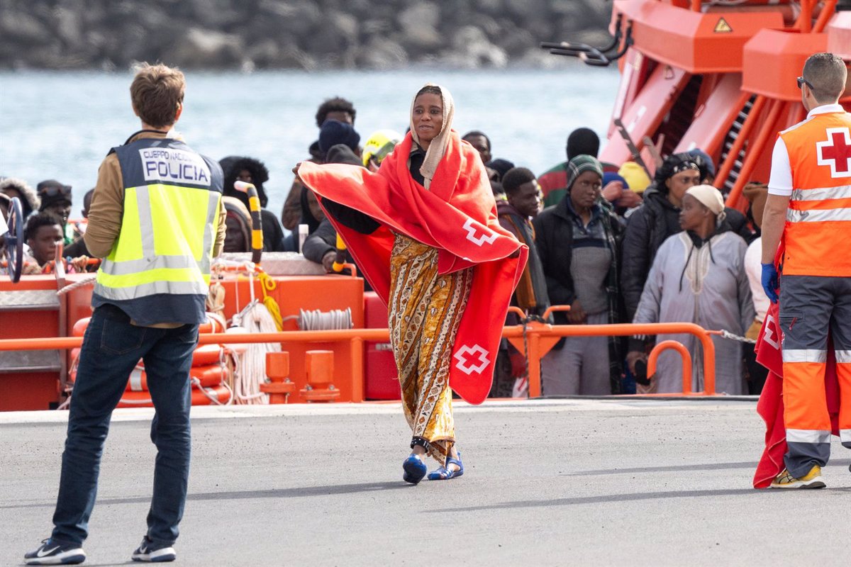 Cómo más de 200 migrantes obtuvieron la residencia definitiva en España desde 2020 al colaborar contra redes criminales