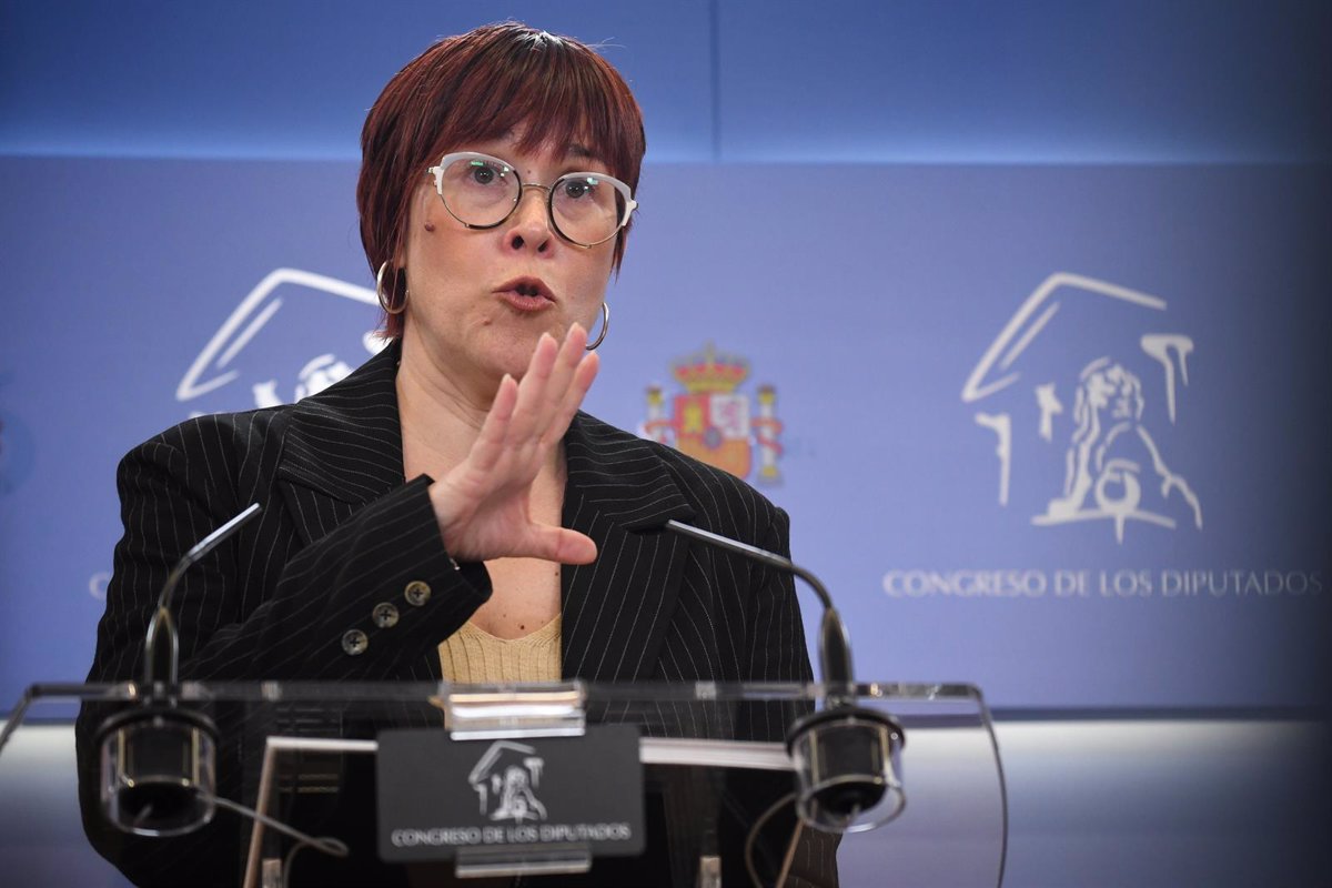 Compromís desafía a Feijóo a abandonar su ocultamiento y anunciar cuándo 'eliminará a Mazón'