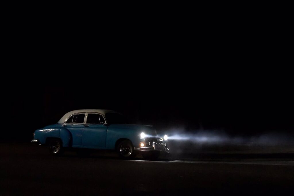 Cuba Avanza en la Recuperación de la Electricidad Tras Más de 40 Horas de Apagón: Desafíos y Progresos