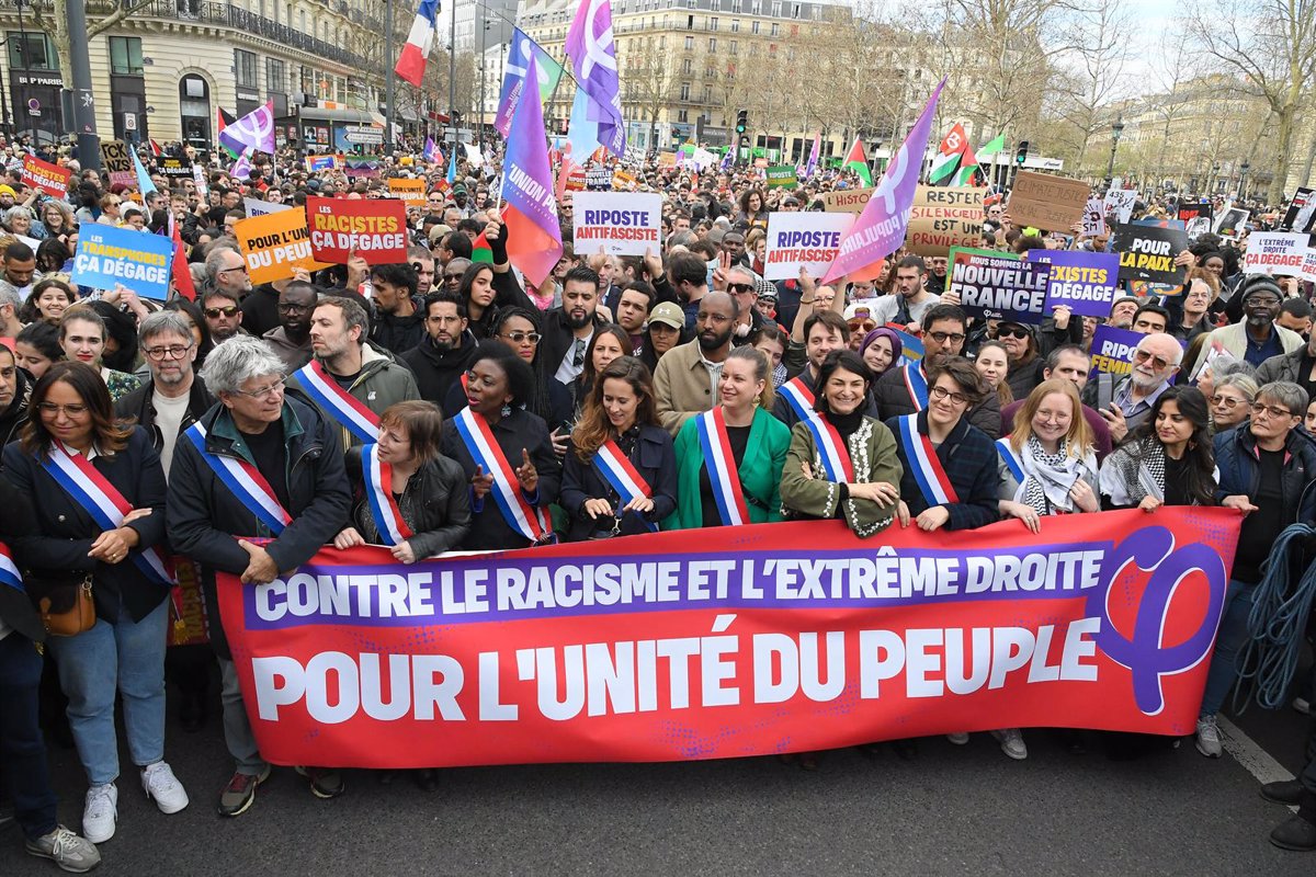 Denuncias Masivas sobre el Aumento del Racismo y la Extrema Derecha en Francia: Un Análisis Actual