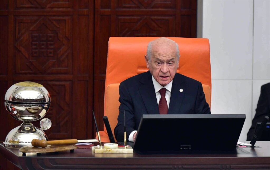 Devlet Bahçeli, Líder Ultraconservador Turco, Elogia el Alto el Fuego Anunciado por el PKK