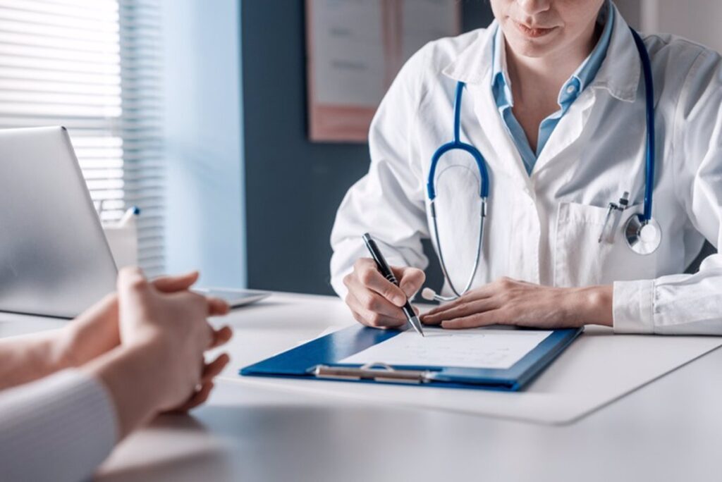 El 69% de los médicos otorgan una puntuación superior a 7 sobre 10 a su experiencia laboral en el sector de la sanidad privada.