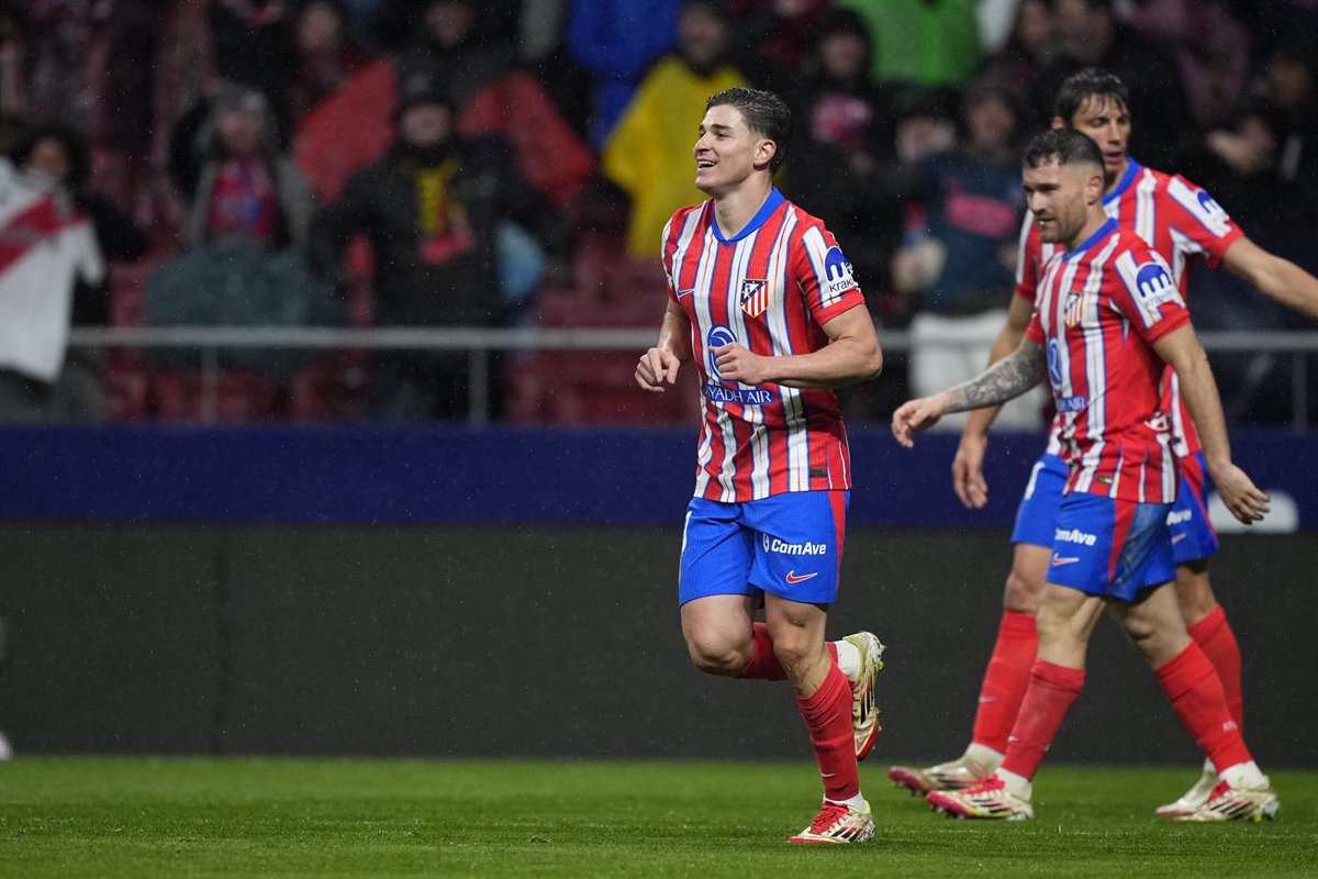 El Atleti se apodera temporalmente del liderato en Primera
