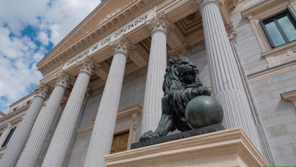 El Congreso inicia la creación de la Agencia Estatal de Salud Pública al aprobar el dictamen de la Comisión.