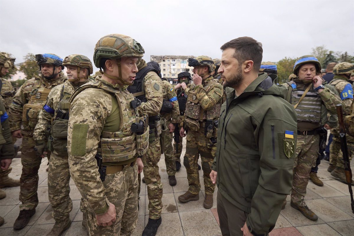 El Jefe del Estado Mayor Ucraniano Confirma que las Tropas Continuarán Combatiendo en la Región de Kursk