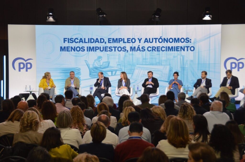 El PP Promueve la Simplificación Normativa en Sevilla: 'Desburocratizar para Reducir Impuestos'