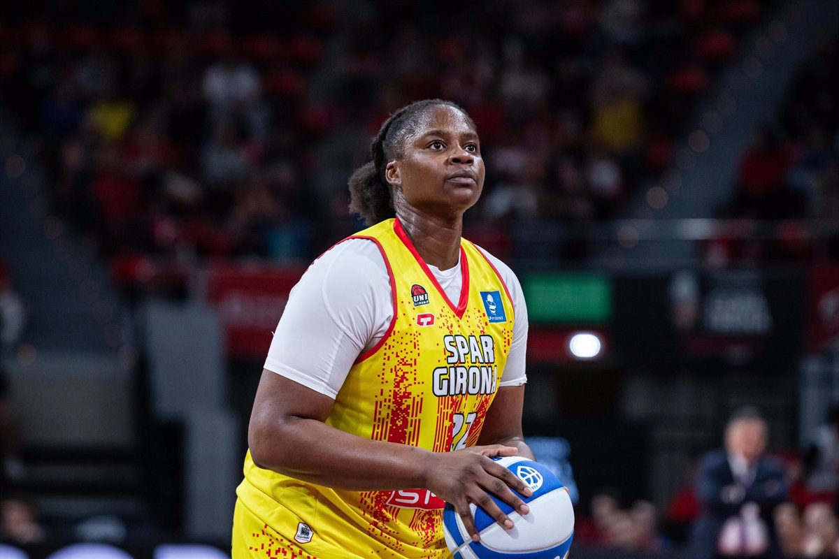 El Spar Girona se recupera en la segunda mitad y avanza a las semifinales de la Copa de la Reina.