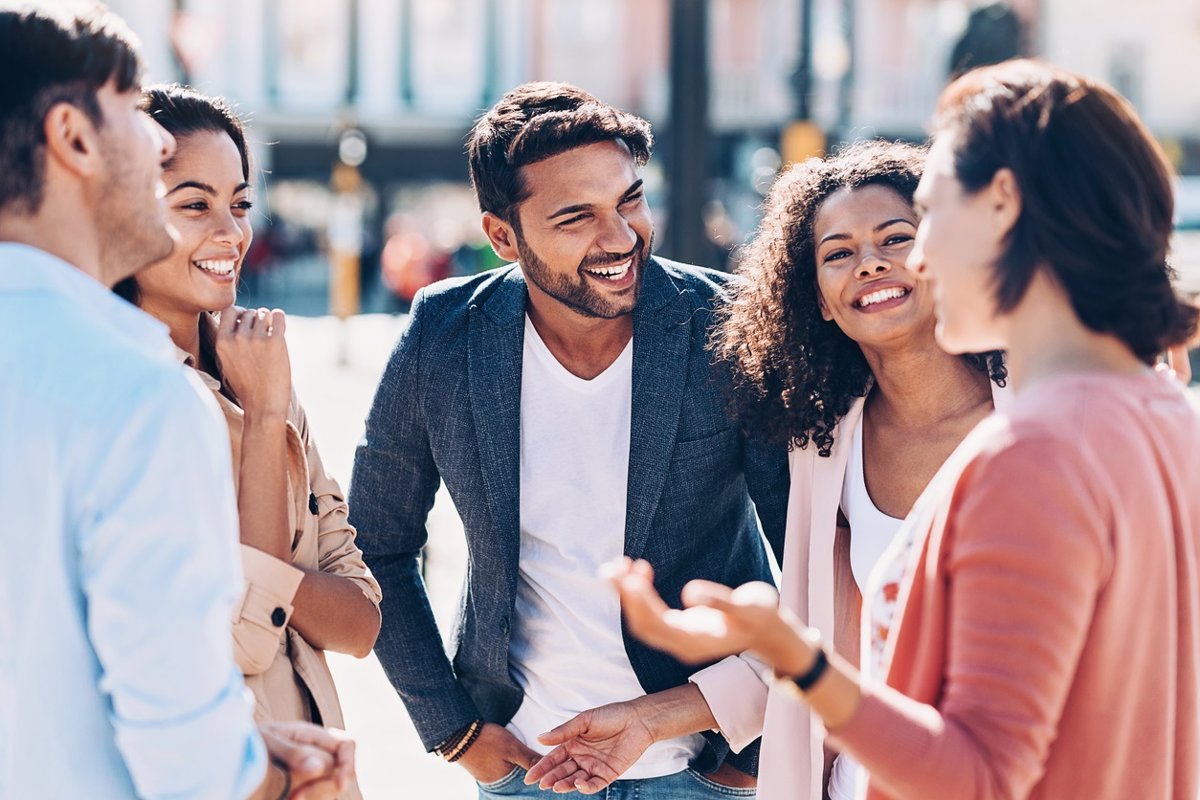 El impacto de la nostalgia en el tamaño de tu círculo social y amistades (y su efecto en tu salud)