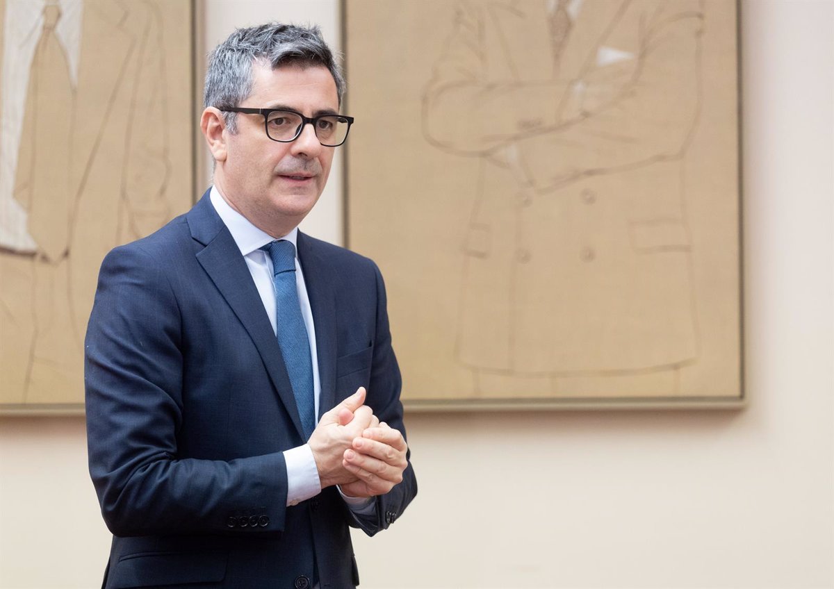 El juez Peinado convoca a Bolaños el 16 de abril para declarar sobre la contratación de la asesora de Begoña Gómez