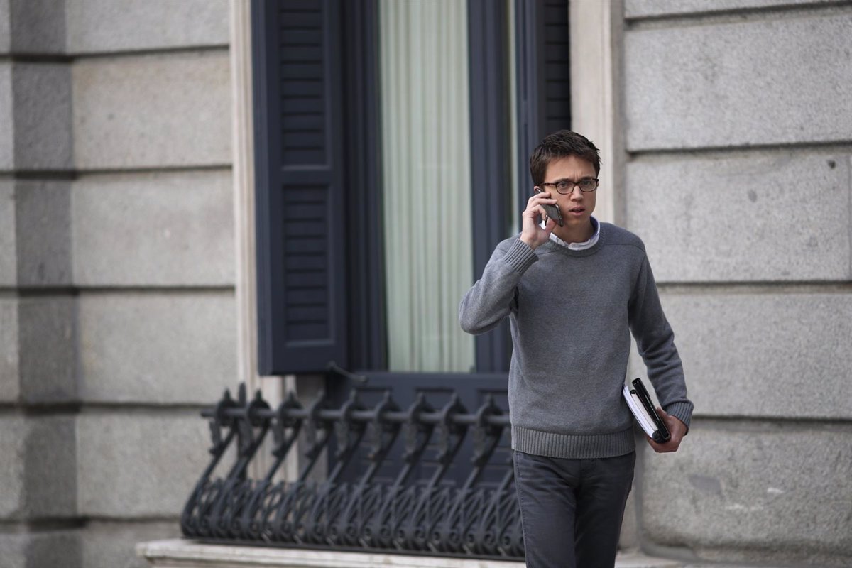 Errejón se niega a entregar su móvil, pero ofrece presentar conversaciones con Mouliaá en el juzgado