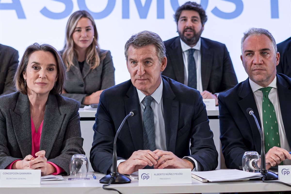 Feijóo exige a Sánchez unos PGE y debate de la Nación para evidenciar la soledad de un 'presidente zombi'