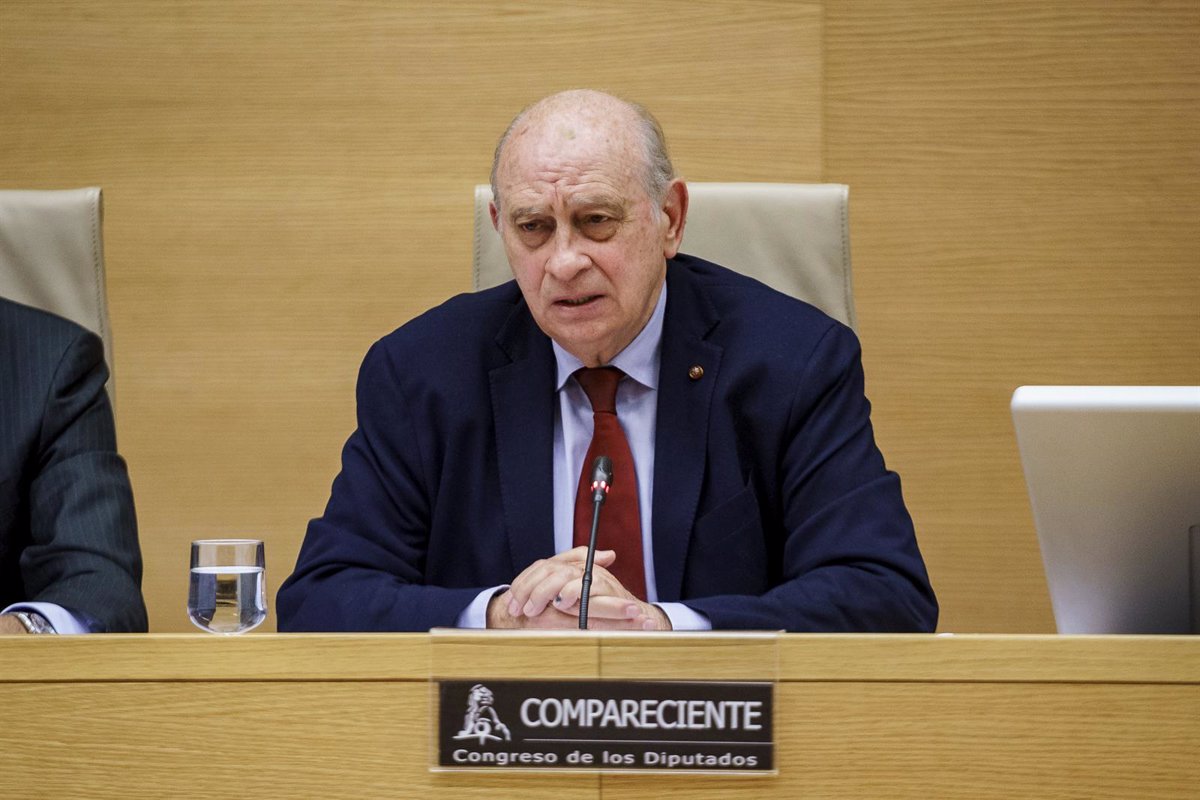 Fernández Díaz Desmiente la 'Operación Cataluña': Aclara que No Ordenó Espionaje a Opositores Políticos