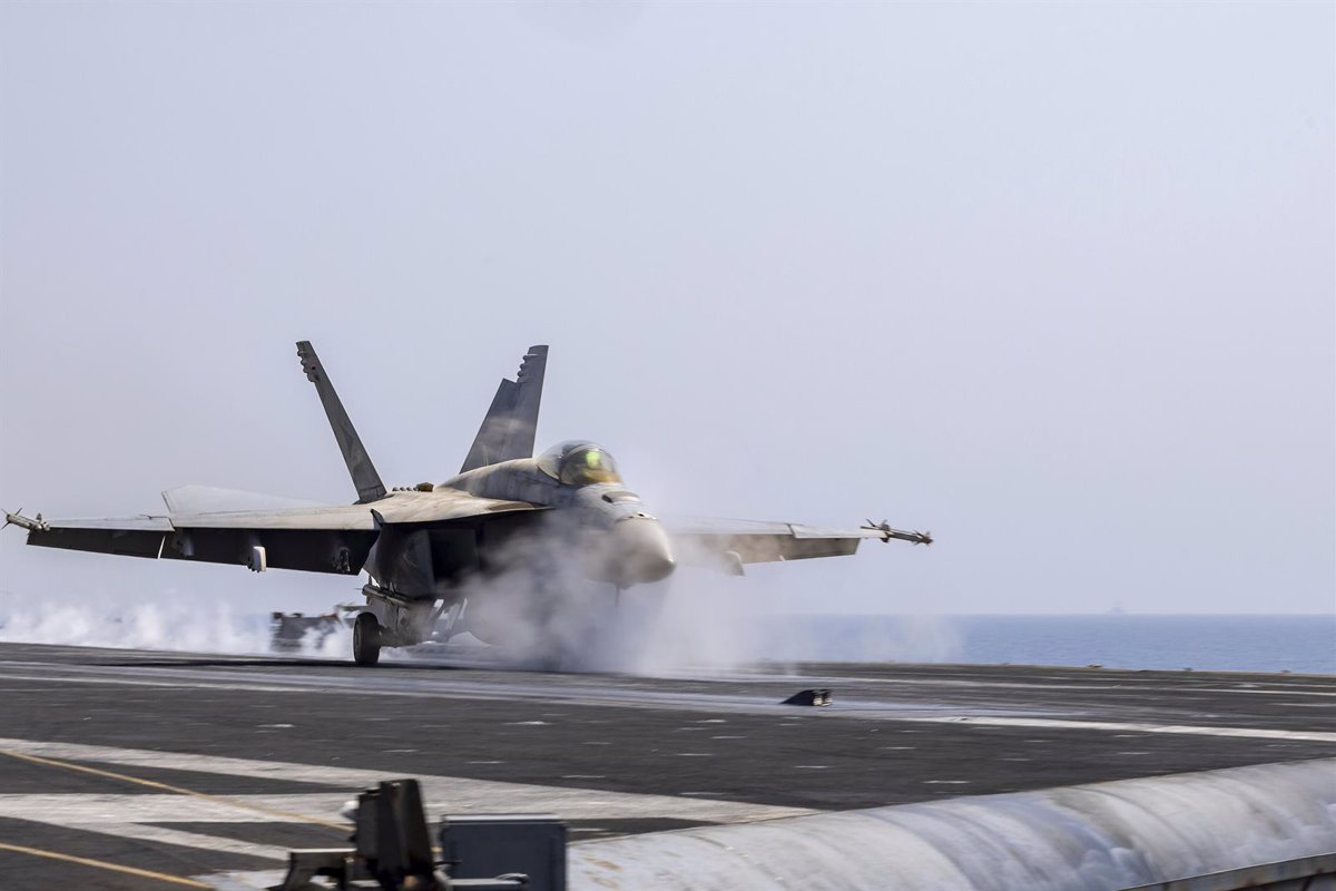 Hutíes Lanzan Segundo Ataque en Menos de 24 Horas Contra Portaaviones Estadounidense