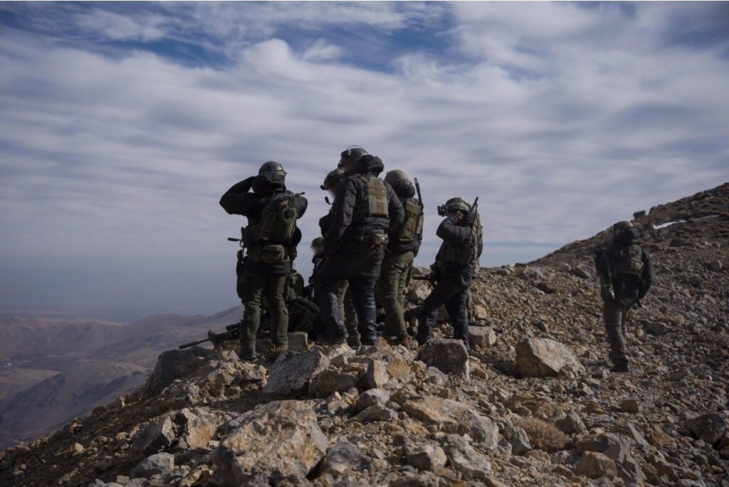 Israel Intensifica Bombardeos contra Sistemas de Artillería en el Suroeste de Siria