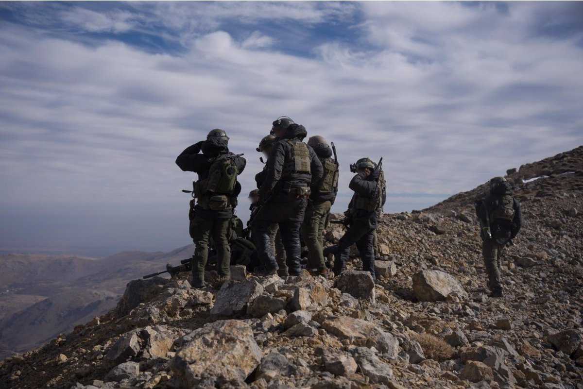 Israel Intensifica Bombardeos contra Sistemas de Artillería en el Suroeste de Siria