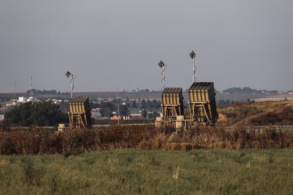 Israel Intercepta Dos Cohetes Lanzados Desde la Franja de Gaza: Detalles y Reacción