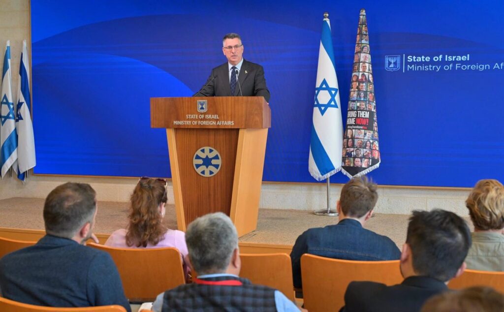 Israel Justifica la Suspensión de Ayuda a Gaza y Asegura Haber Cumplido sus Compromisos del Alto el Fuego