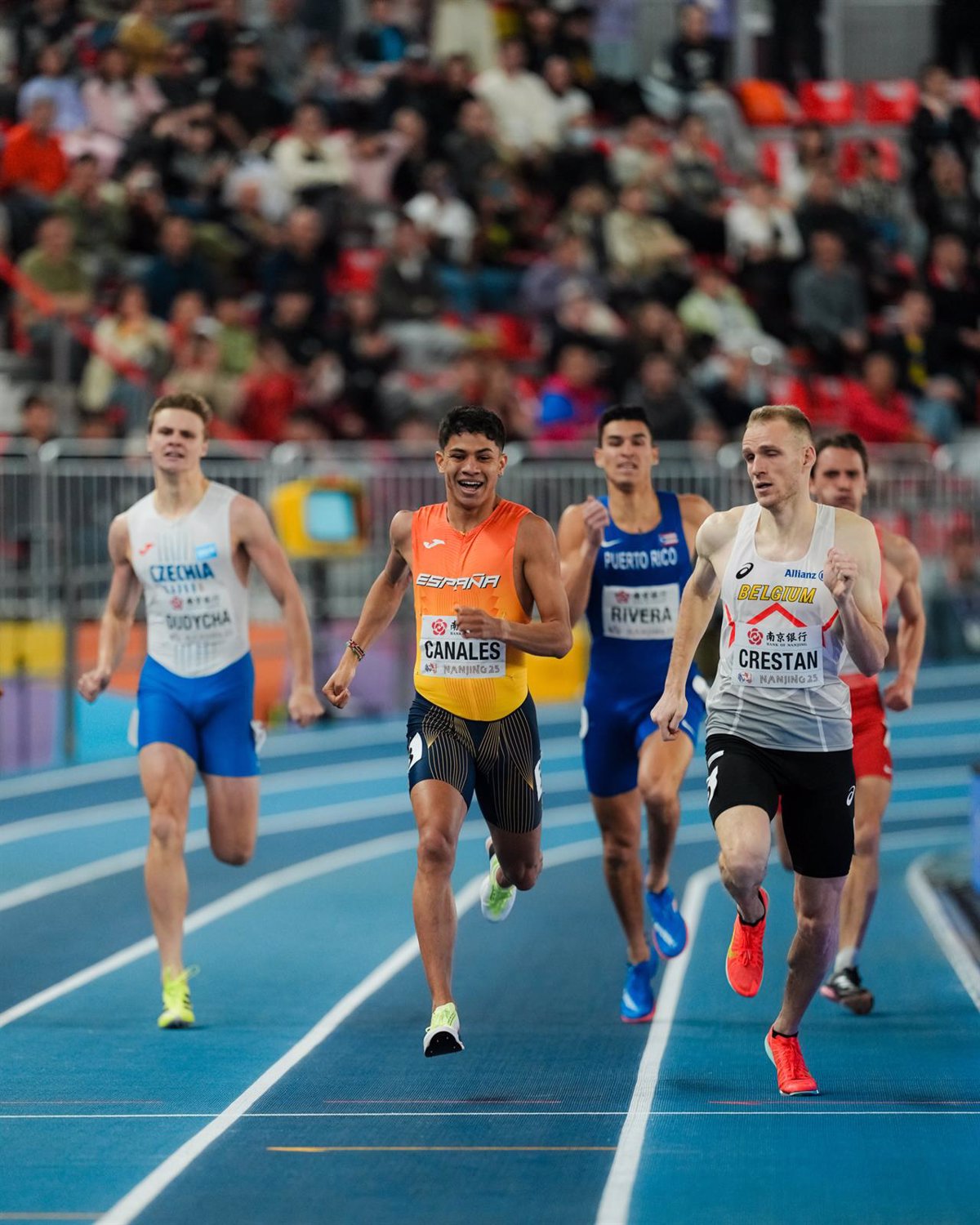 Josué Canales avanza a la final de los 800 metros en el Mundial de pista cubierta