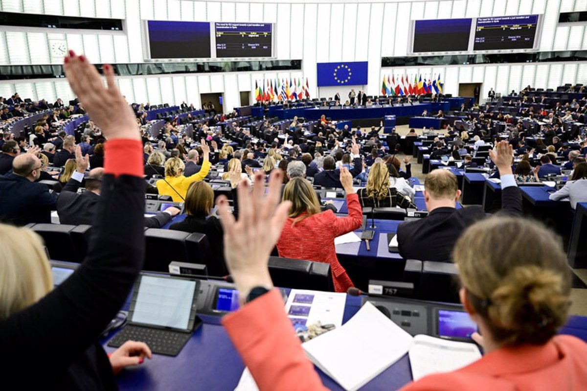 La Eurocámara Apoya el Plan de Rearme de la UE: El Rechazo de Vox y los Socios de Sánchez