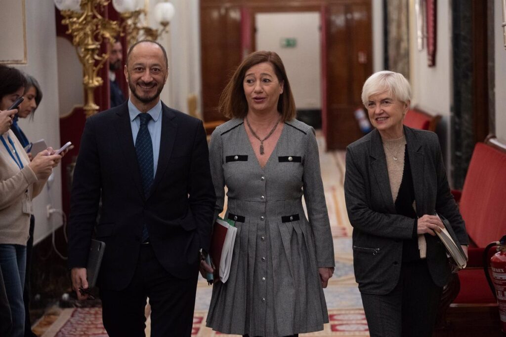La Mesa del Congreso Aprueba la Ley del PSOE y Junts para Delegar Competencias Migratorias a Cataluña