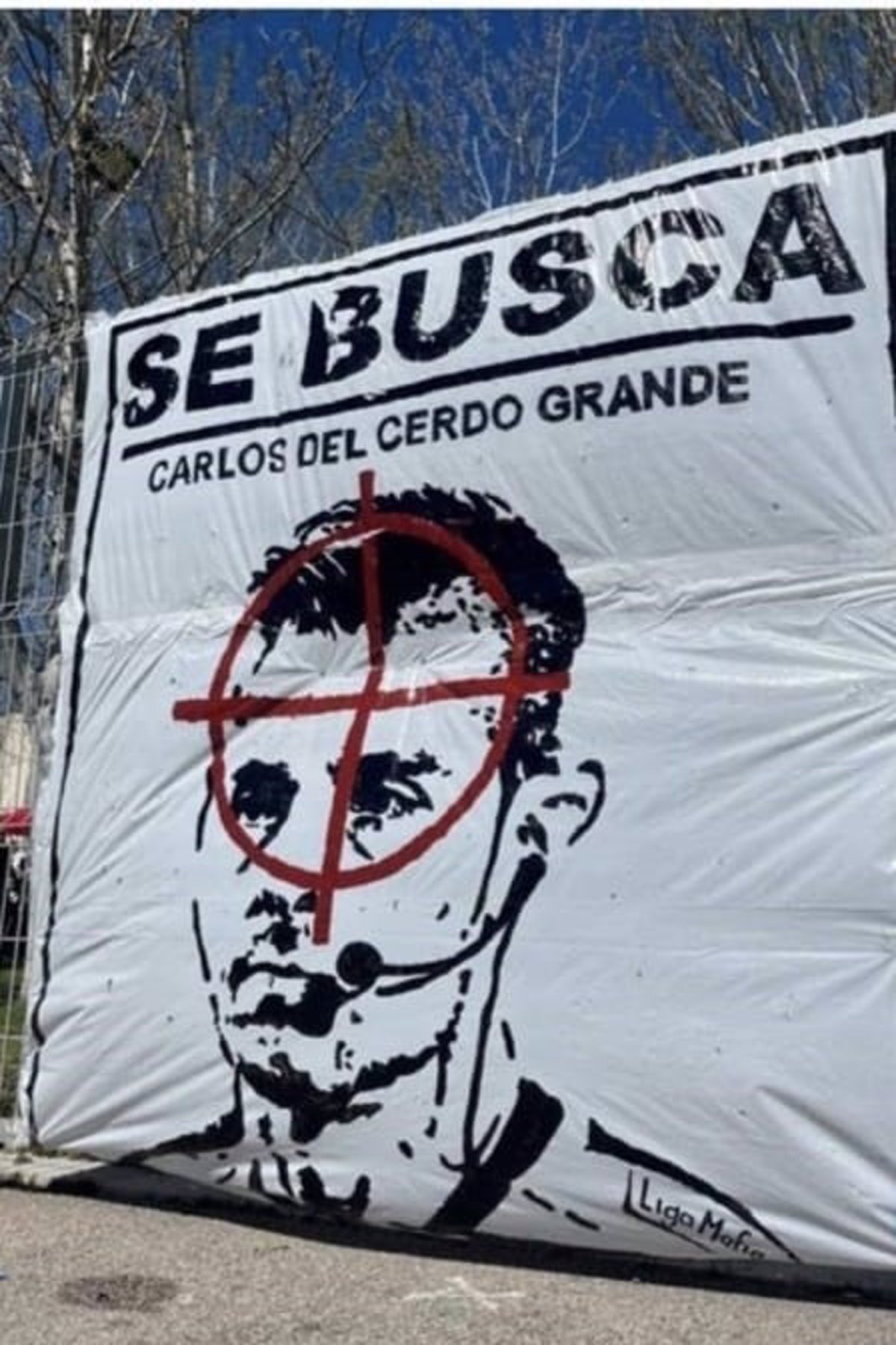Los árbitros califican de "inadmisible" la pancarta amenazante hacia Del Cerro Grande y solicitan la intervención del CSD.