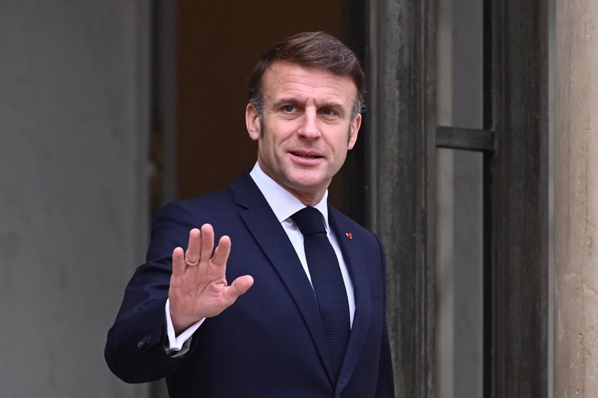 Macron Convoca a Jefes de Estado Mayor Europeos en París para Discutir el Despliegue de Fuerzas de Paz
