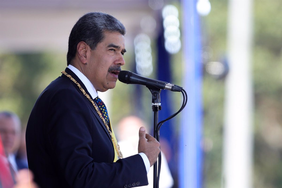 Maduro Acusa a Bukele de Ser 'Responsable de la Vida' de Venezolanos Deportados de EE.UU. a El Salvador