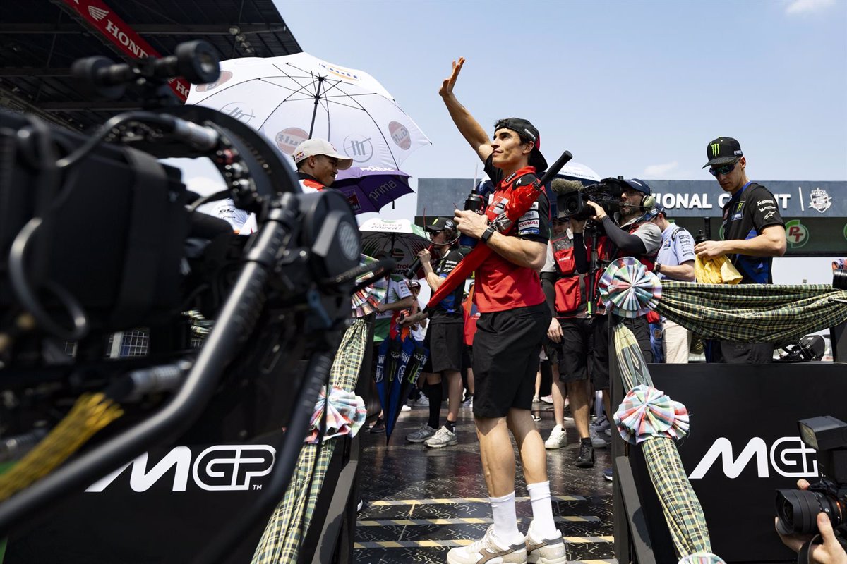 Me llena de emoción ver a Alex a mi lado en el podio de MotoGP
