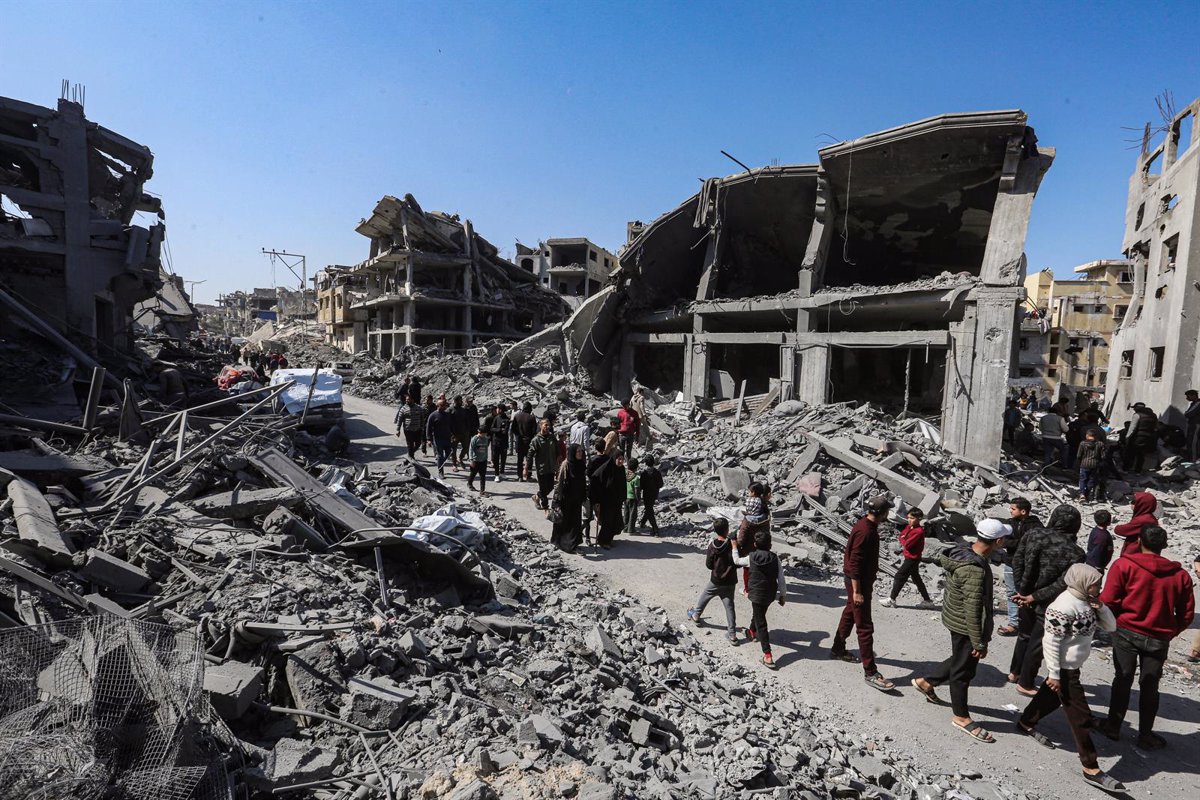 Medios de la Media Luna Roja Palestina recuperan 15 cuerpos de cooperantes tras ataque israelí en Gaza