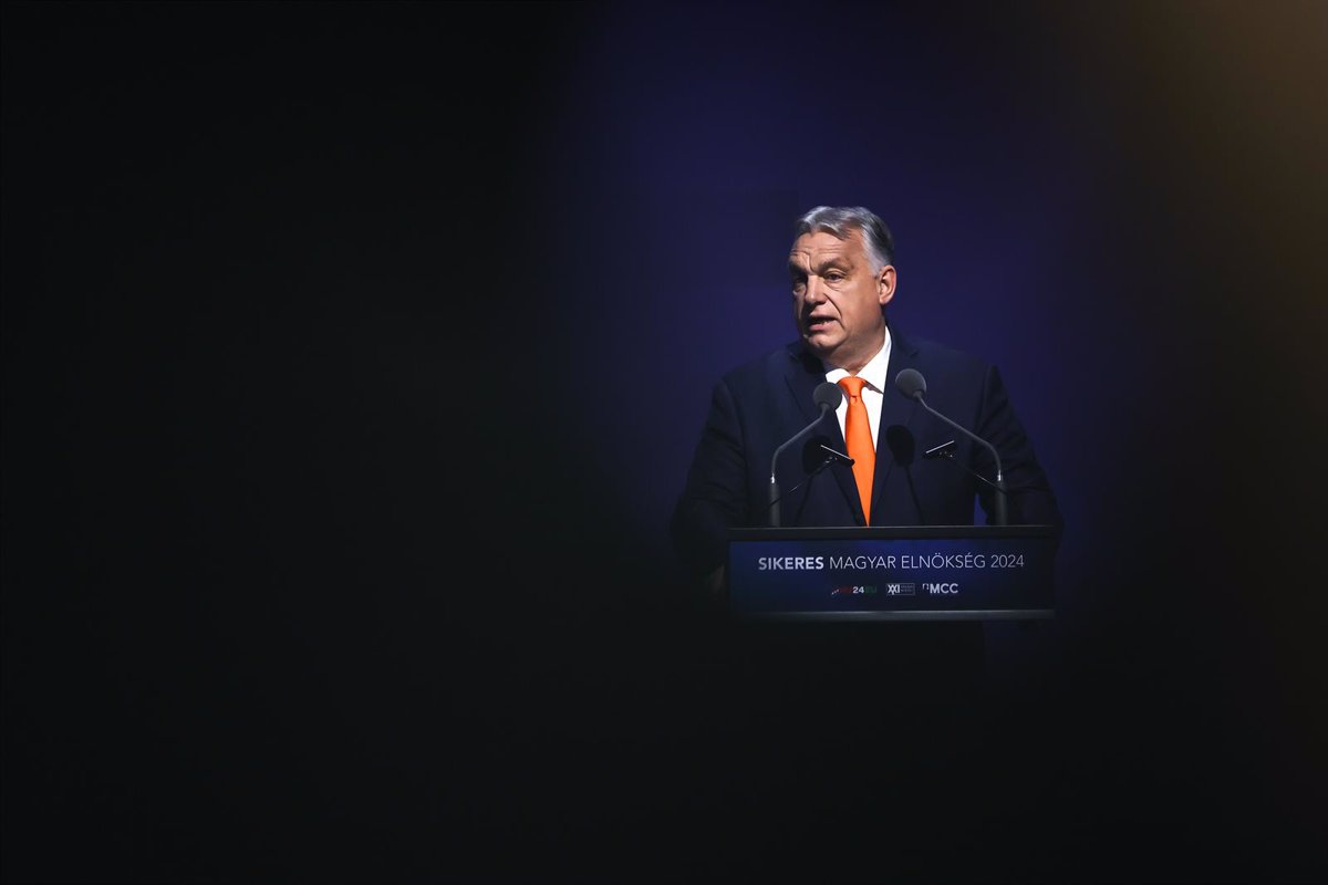 Orbán Aboga por una 'Europa de Naciones' y Anuncia la Eliminación de los 'Lacayos de Bruselas'