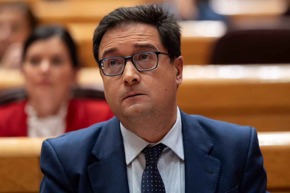 Óscar López Asegura Que Existe una "Campaña de Acoso" Contra Sánchez Tras la Nueva Citación a Su Hermano: "Nada Nuevo"