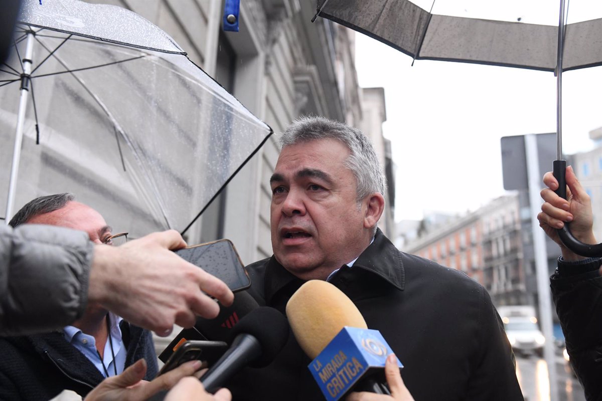 PSOE y Junts Logran Acuerdo para Transferir Competencias Migratorias a la Generalitat