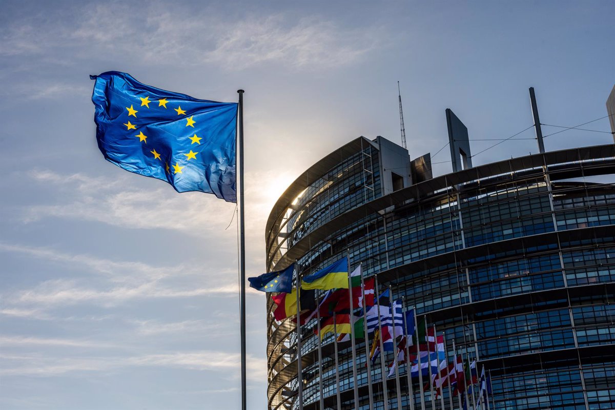 Preferencias de los Españoles: Priorizar la Educación en la UE Frente a la Defensa según Opiniones Europeas