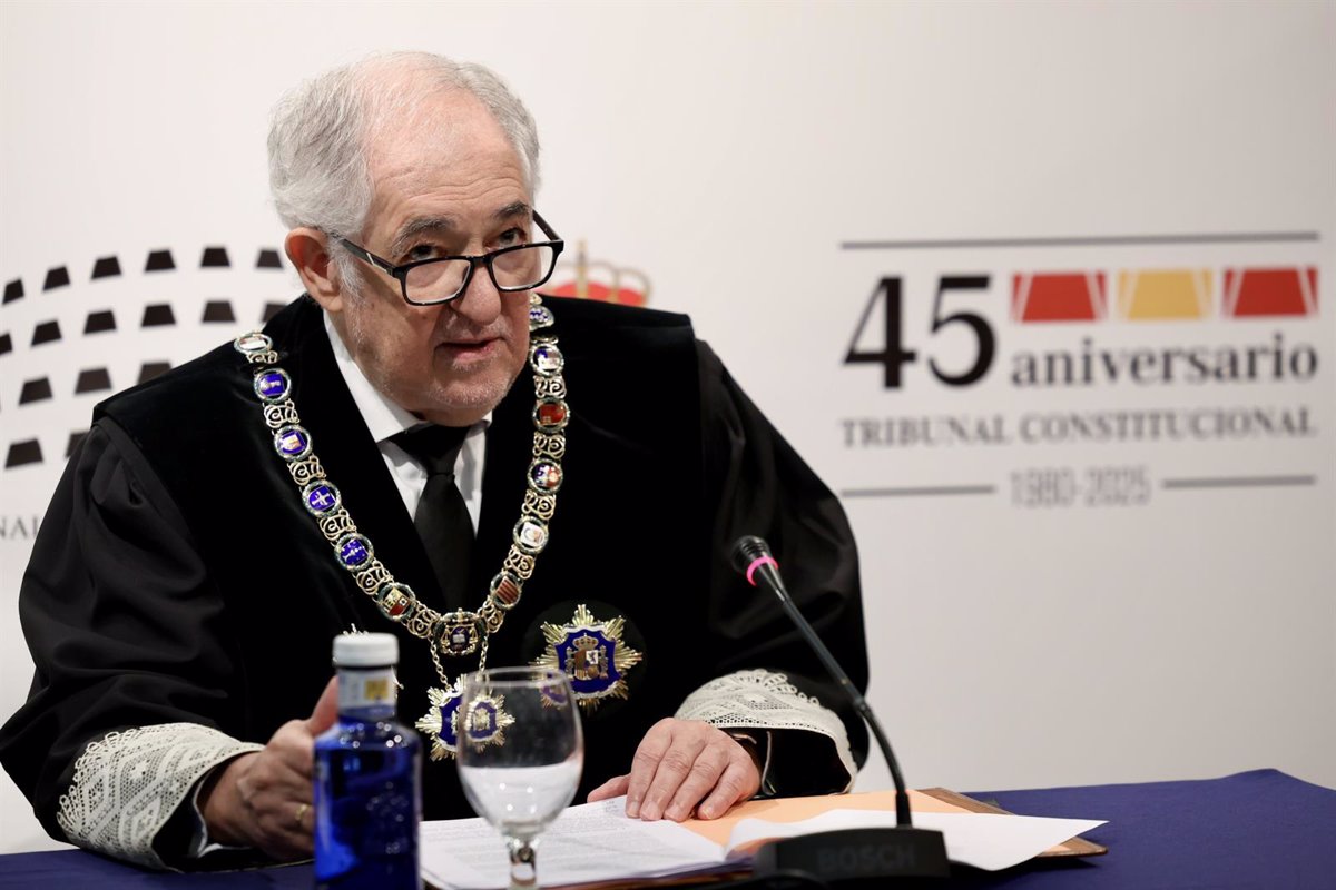 Pumpido lleva al Pleno del TC el 'conflicto' por la decisión de la Audiencia de Sevilla de recurrir al TJUE en el caso de los ERE