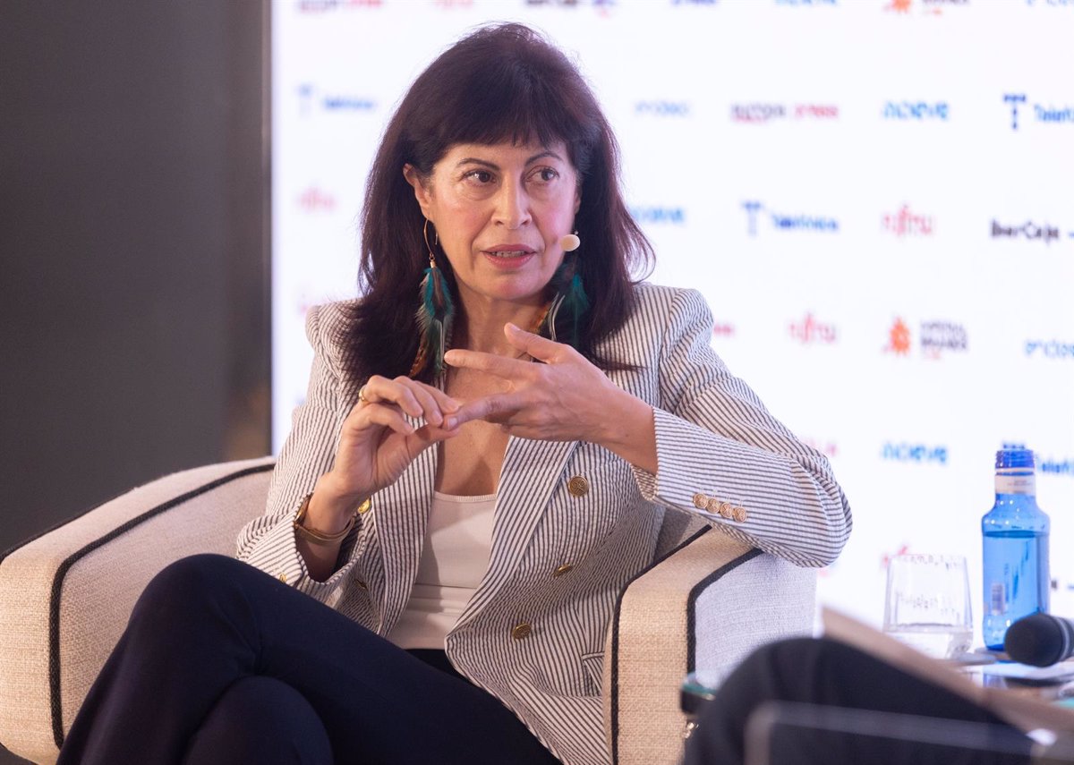 Redondo dispuesta a considerar la inclusión del derecho al aborto en la Constitución cuando se presenten "condiciones adecuadas"