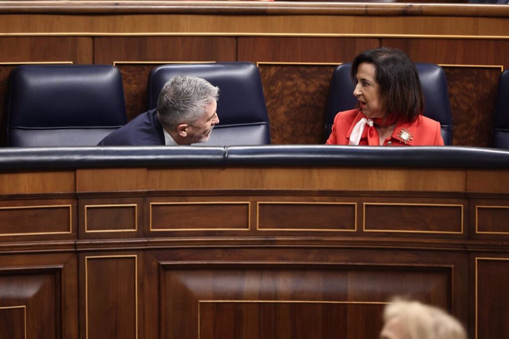 Robles asegura al PP que 'no hay riesgo para las fronteras' tras el acuerdo de inmigración con Junts