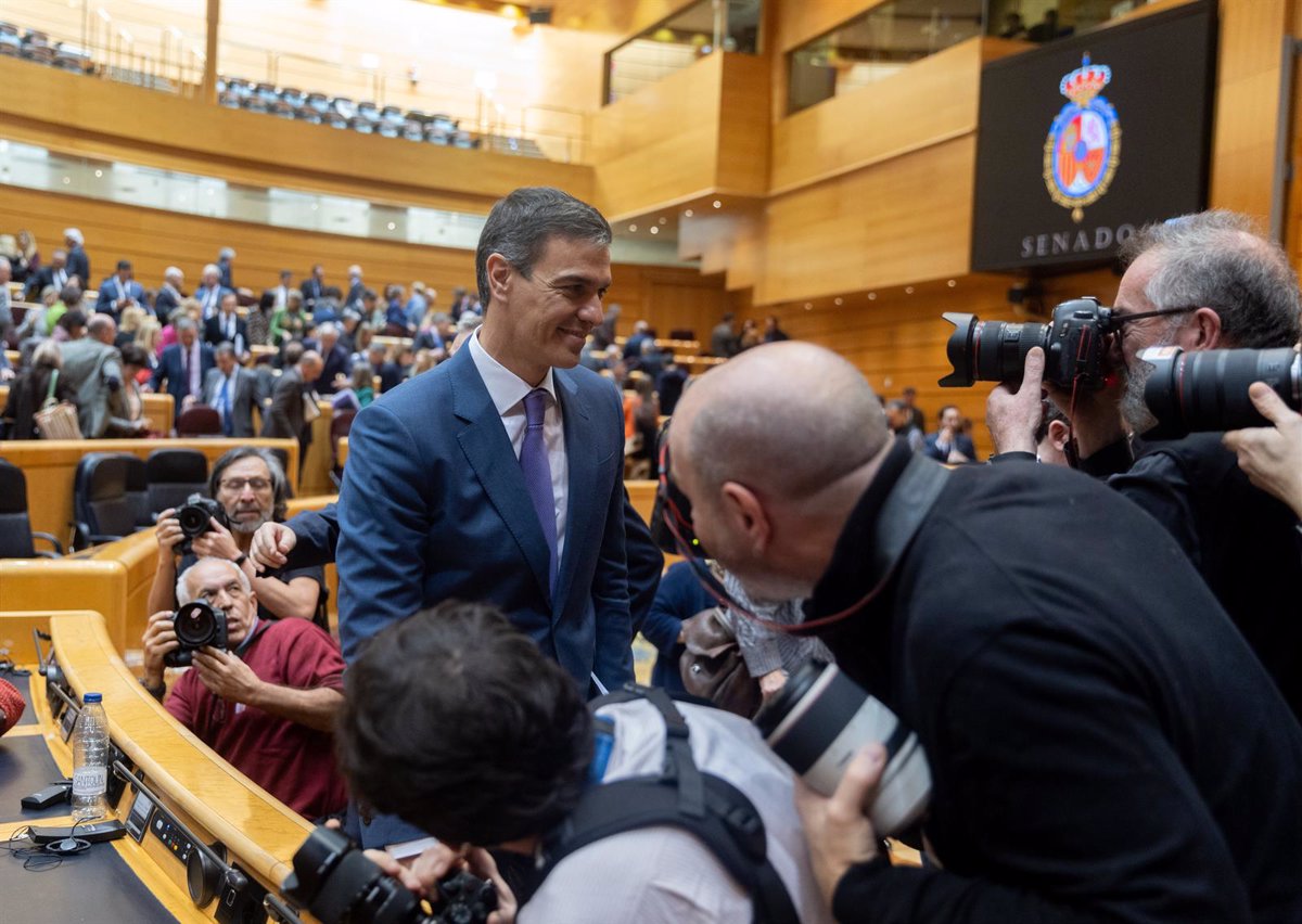 Sánchez Alcanza un Año Sin Someterse al Control del Senado Esta Semana